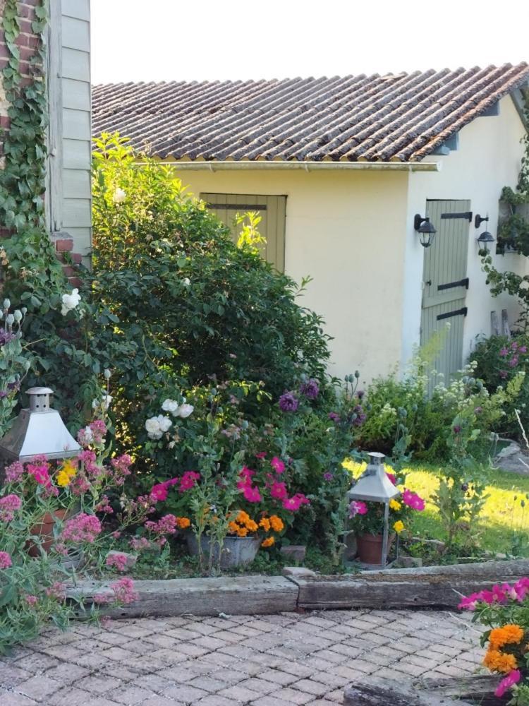 Le Clos Lauradiere Cormeilles  エクステリア 写真